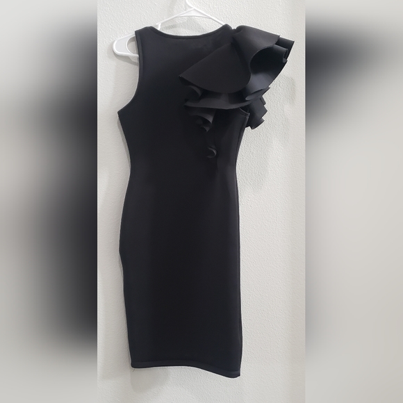 Akira black  bodycon dress  ruffle shoulder size small - Picture 4 of 5